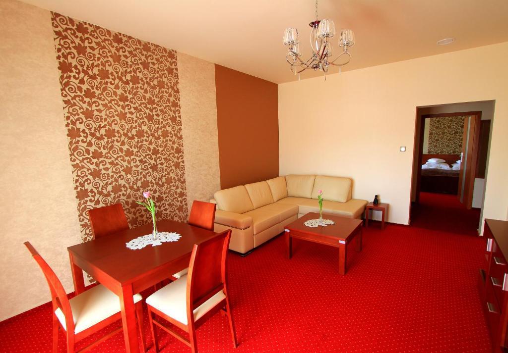 אלק Hotel Rydzewski מראה חיצוני תמונה