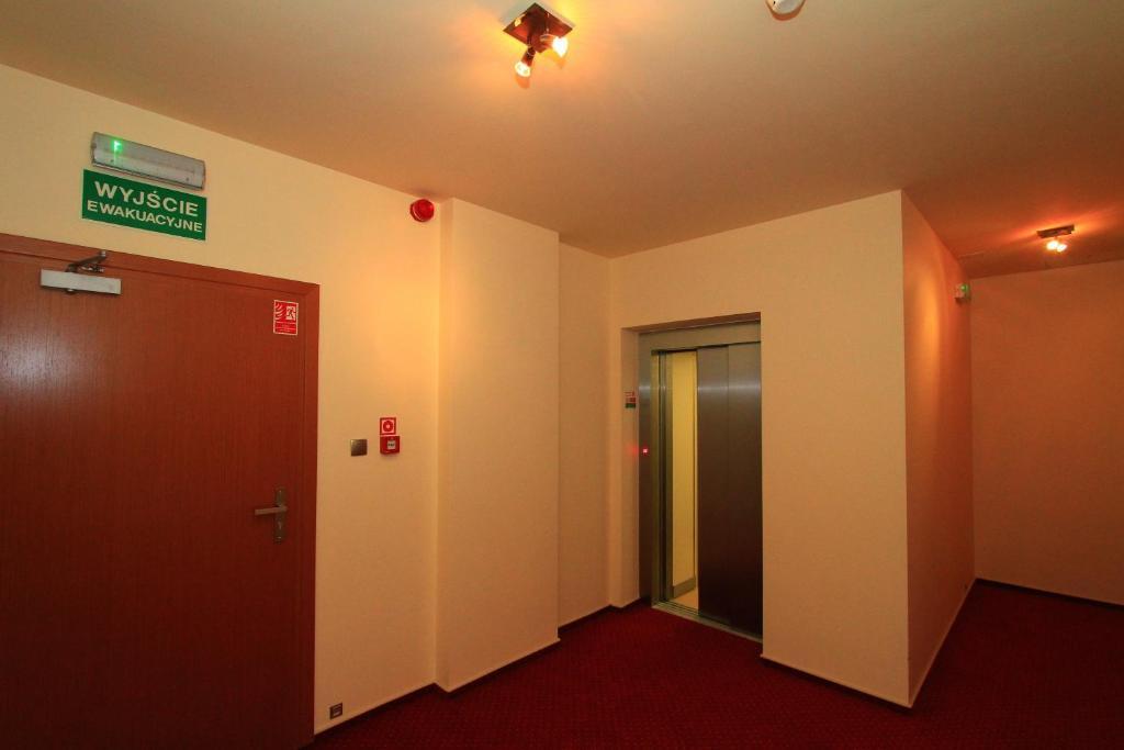 אלק Hotel Rydzewski מראה חיצוני תמונה