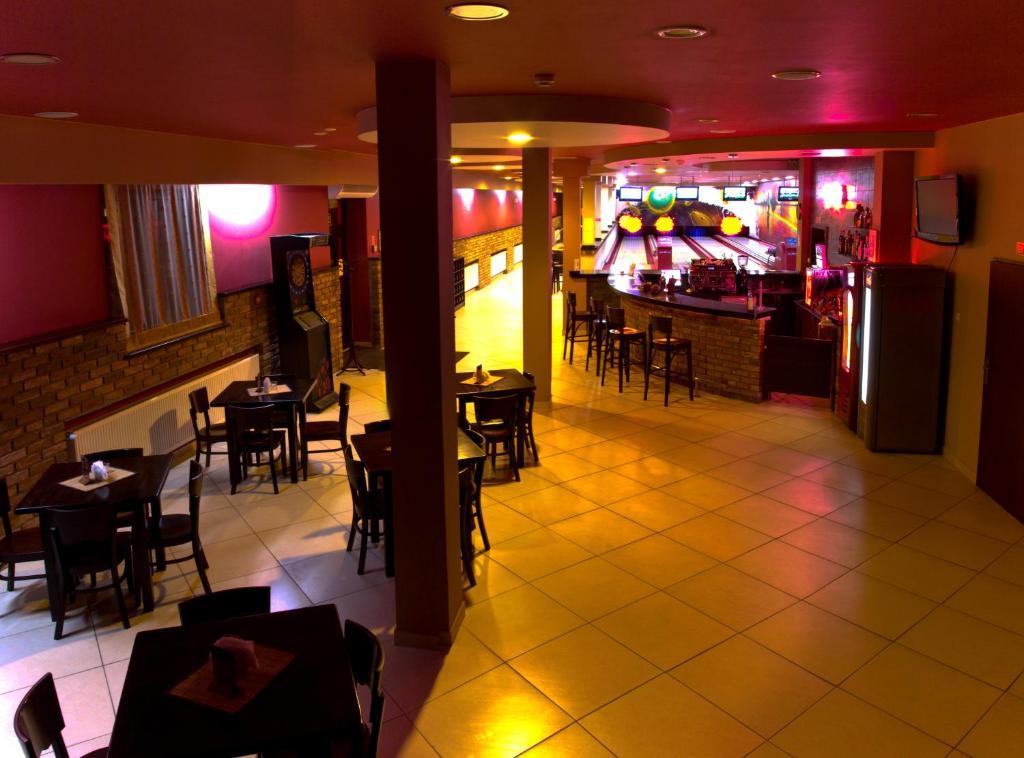 אלק Hotel Rydzewski מראה חיצוני תמונה