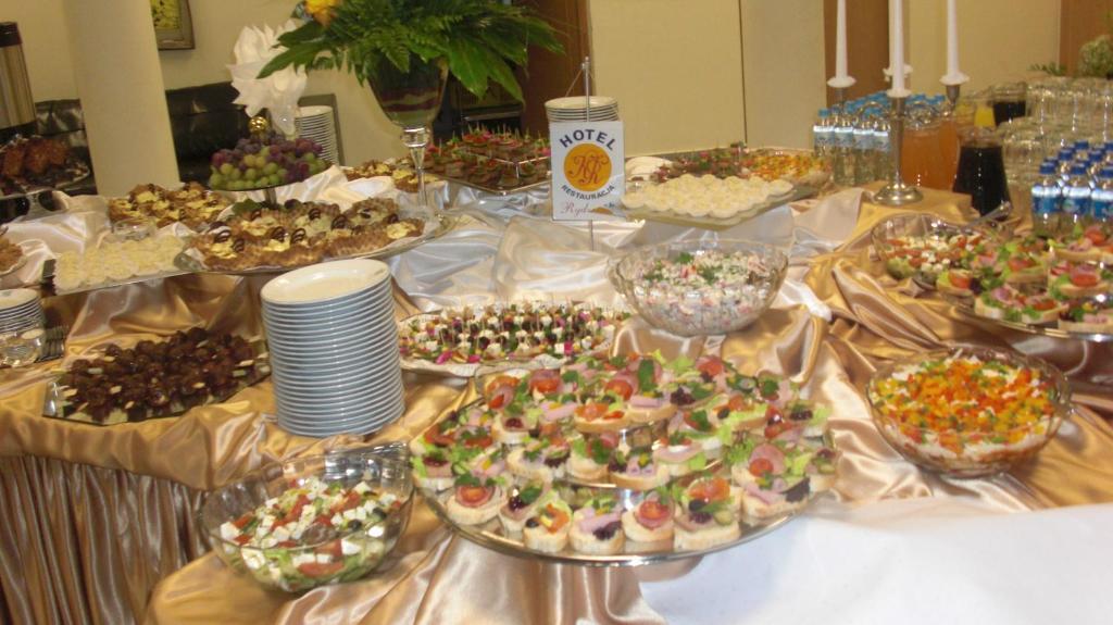 אלק Hotel Rydzewski מראה חיצוני תמונה